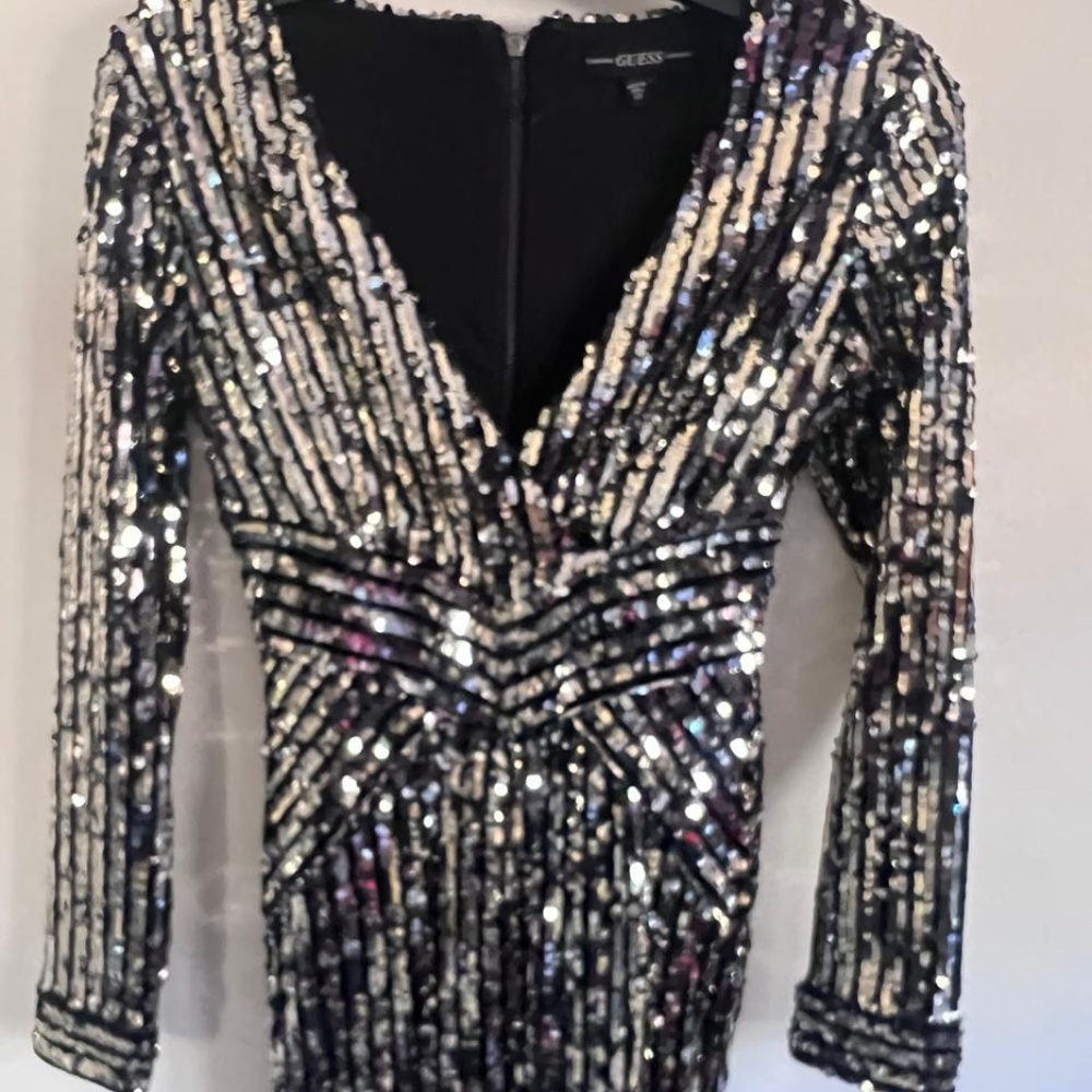 DRESS GUESS